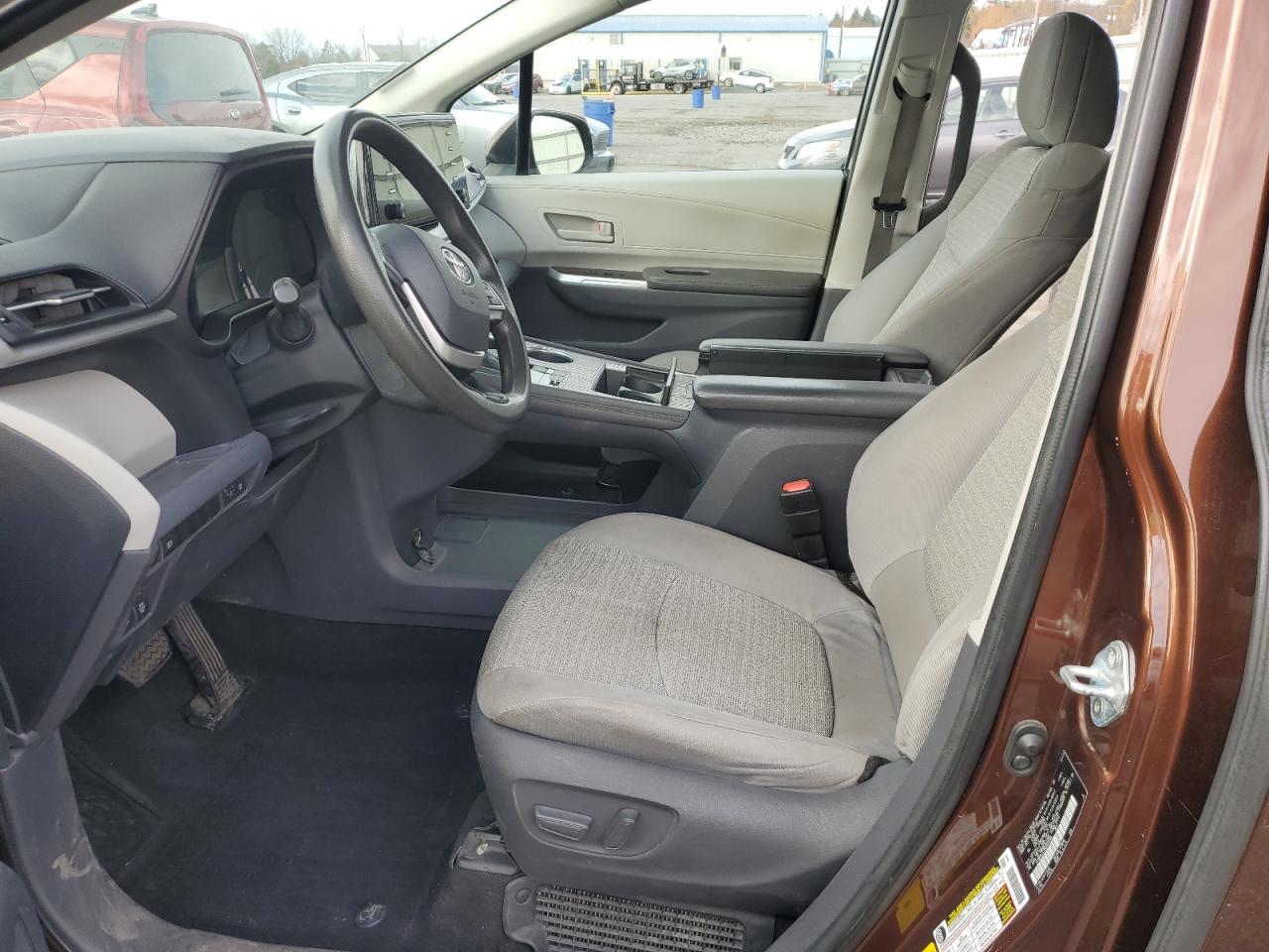 2021 Toyota Sienna Le VIN: 5TDKRKEC7MS020388 Lot: 92308455