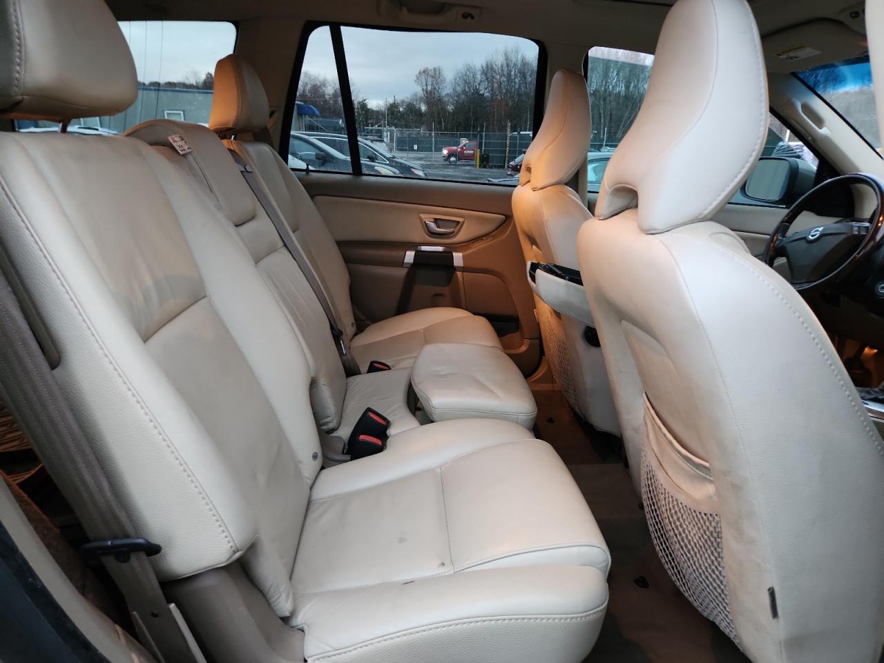 2011 Volvo Xc90 3.2 VIN: YV4952CZ2B1586368 Lot: 91325975