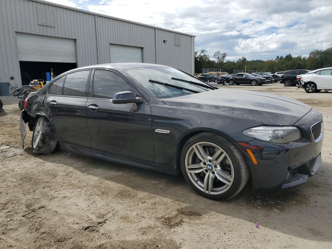 Фото: WBA5B1C50FG126448