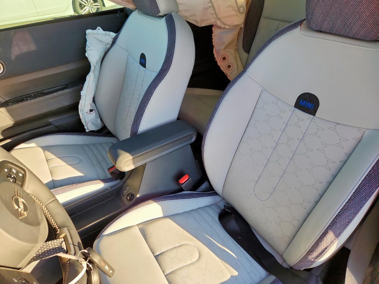 2025 Mini Cooper Base VIN: WMW13GD08S2X12176 Lot: 92275605