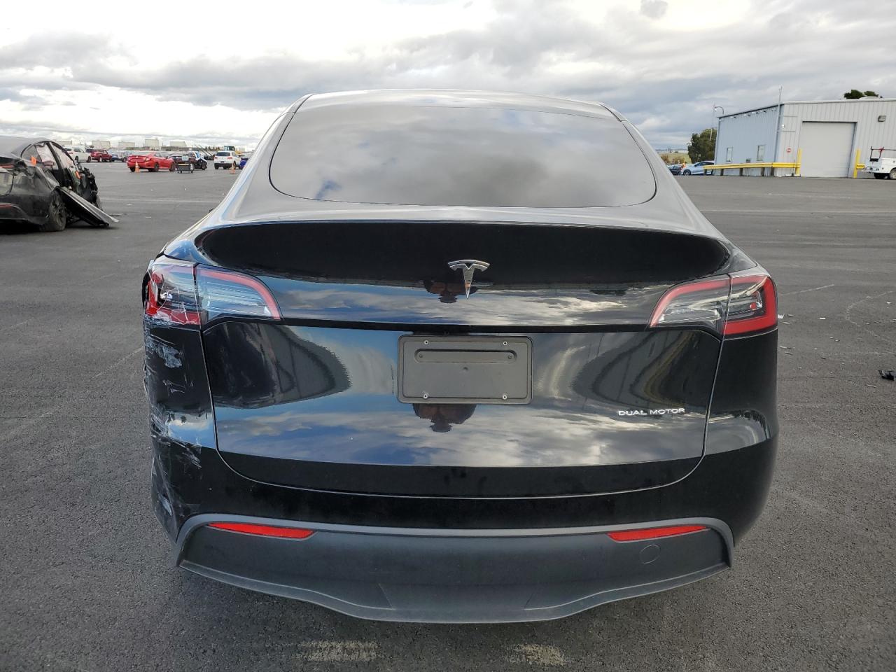 2023 Tesla Model Y VIN: 7SAYGDEE2PF760231 Lot: 93517345