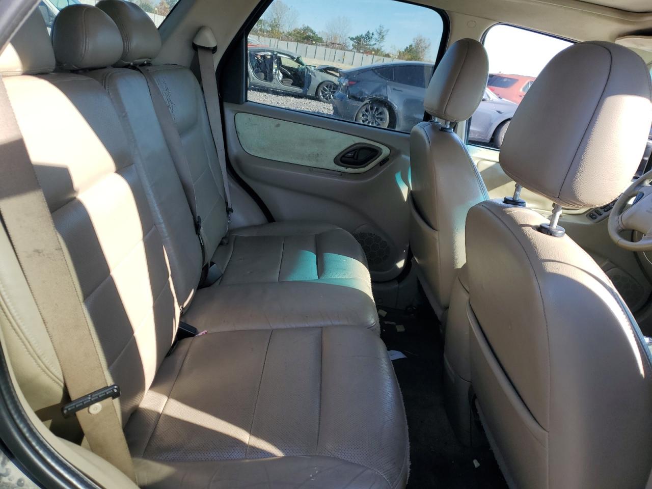 2005 Ford Escape Limited VIN: 1FMYU04145KA43788 Lot: 91229045