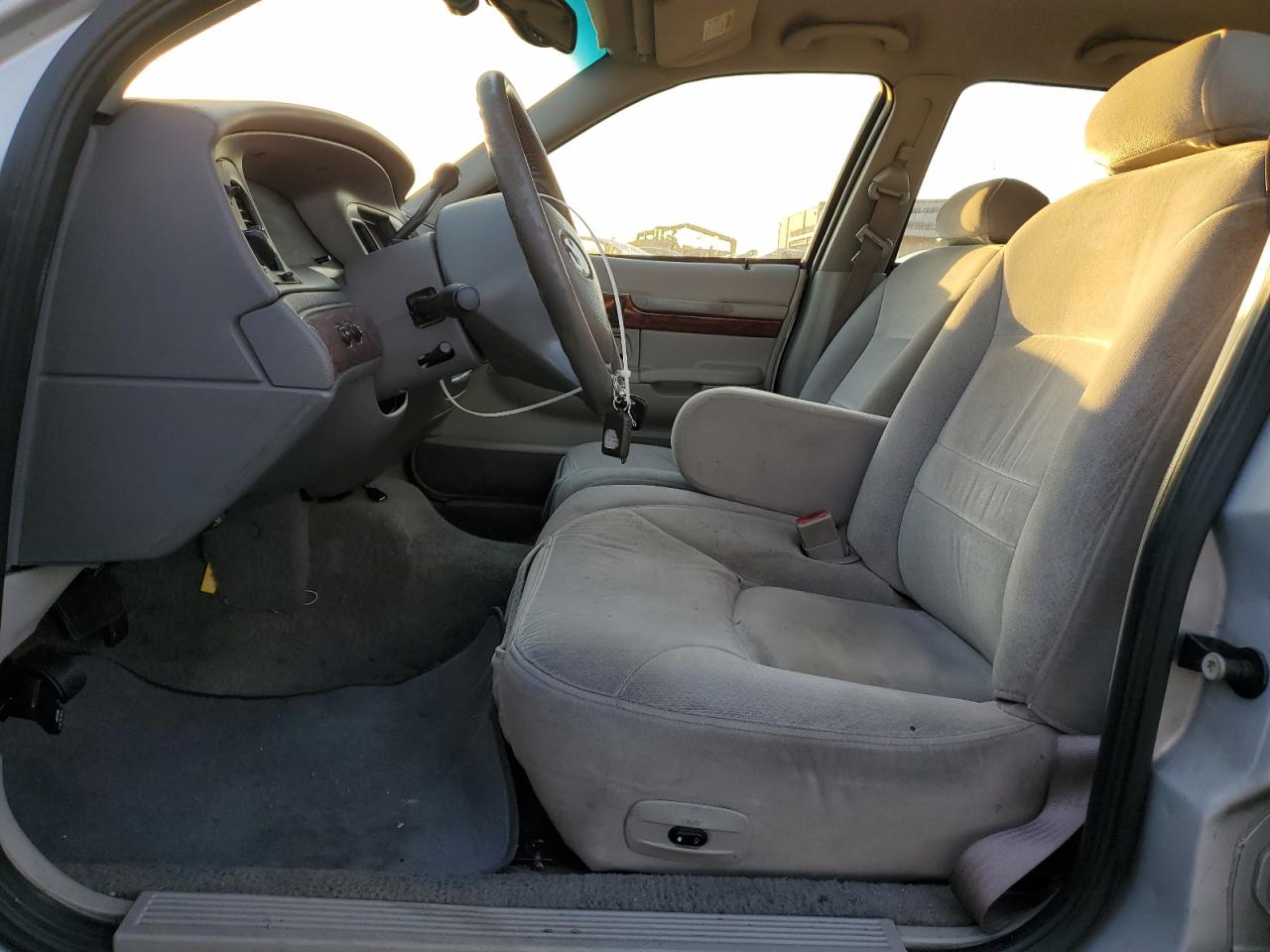 2001 Mercury Grand Marquis Ls VIN: 2MEFM75W31X705185 Lot: 92100765