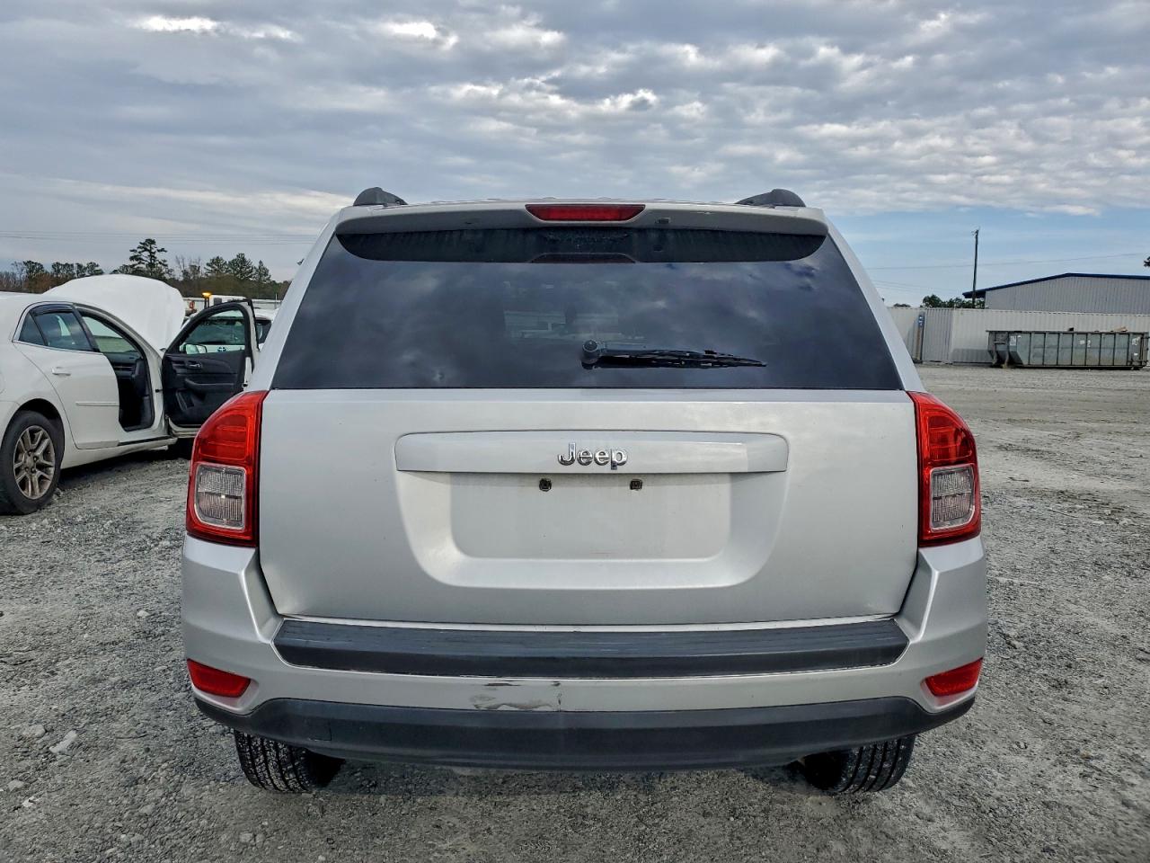 2011 Jeep Compass Sport VIN: 1J4NT1FB5BD229372 Lot: 92392375