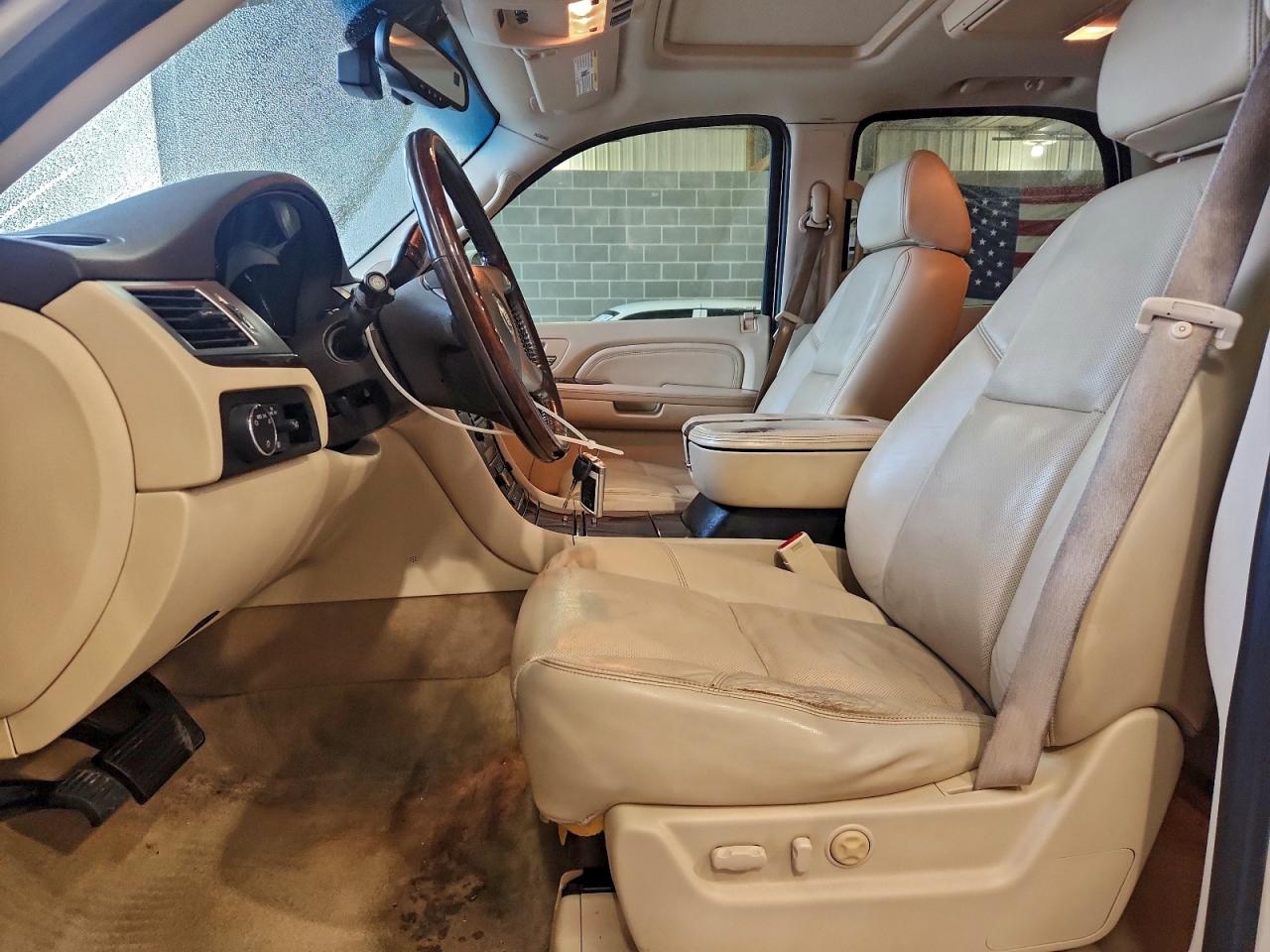 2008 Cadillac Escalade Luxury VIN: 1GYFK63808R248369 Lot: 93936155