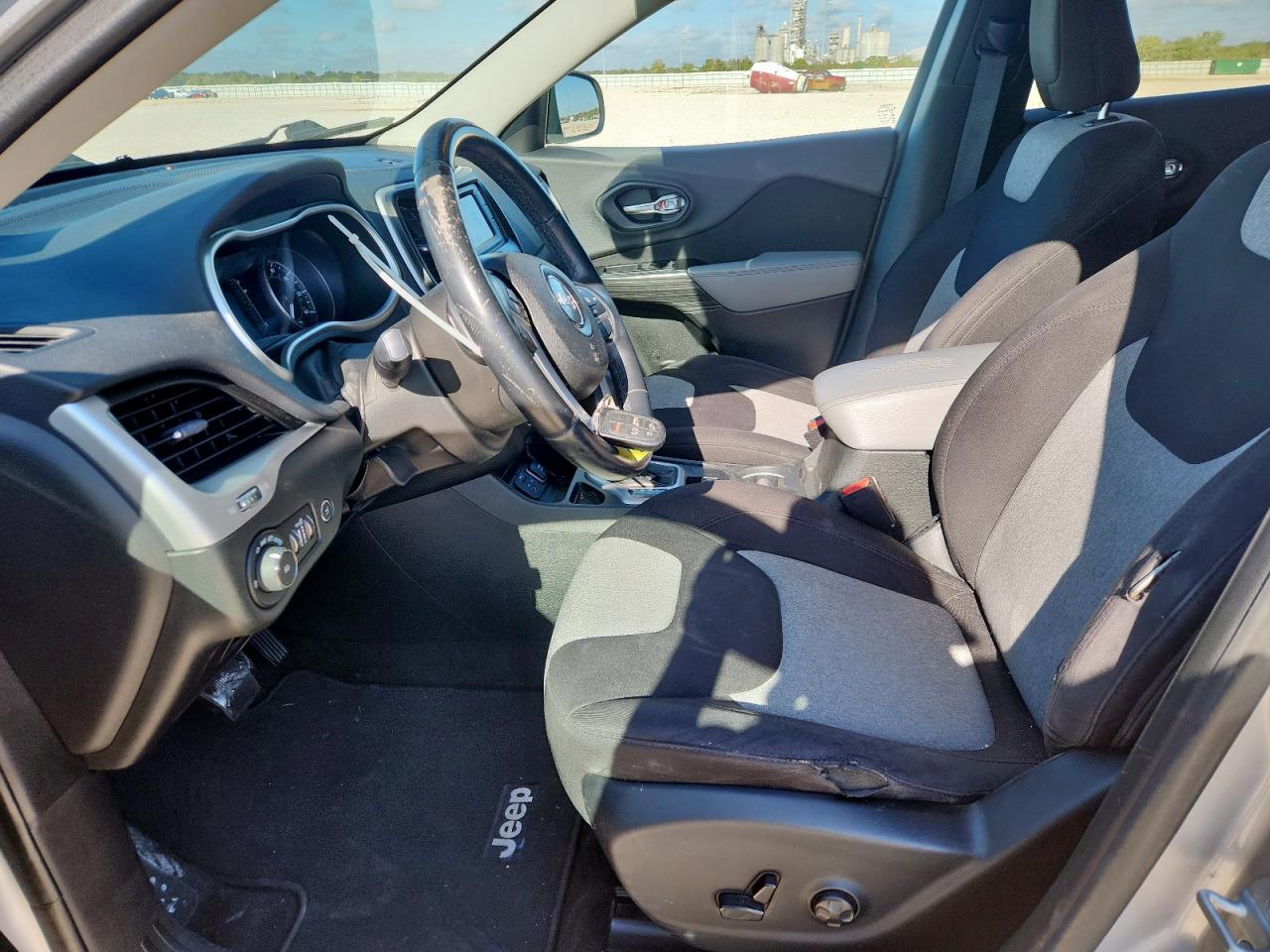 2014 Jeep Cherokee Latitude VIN: 1C4PJLCB2EW168558 Lot: 92638365