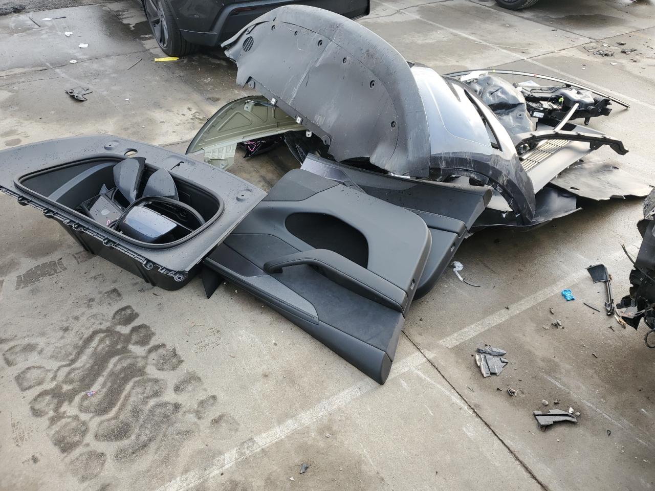 2026 Tesla Model Y VIN: 7SAYGDED1TA484008 Lot: 91659095