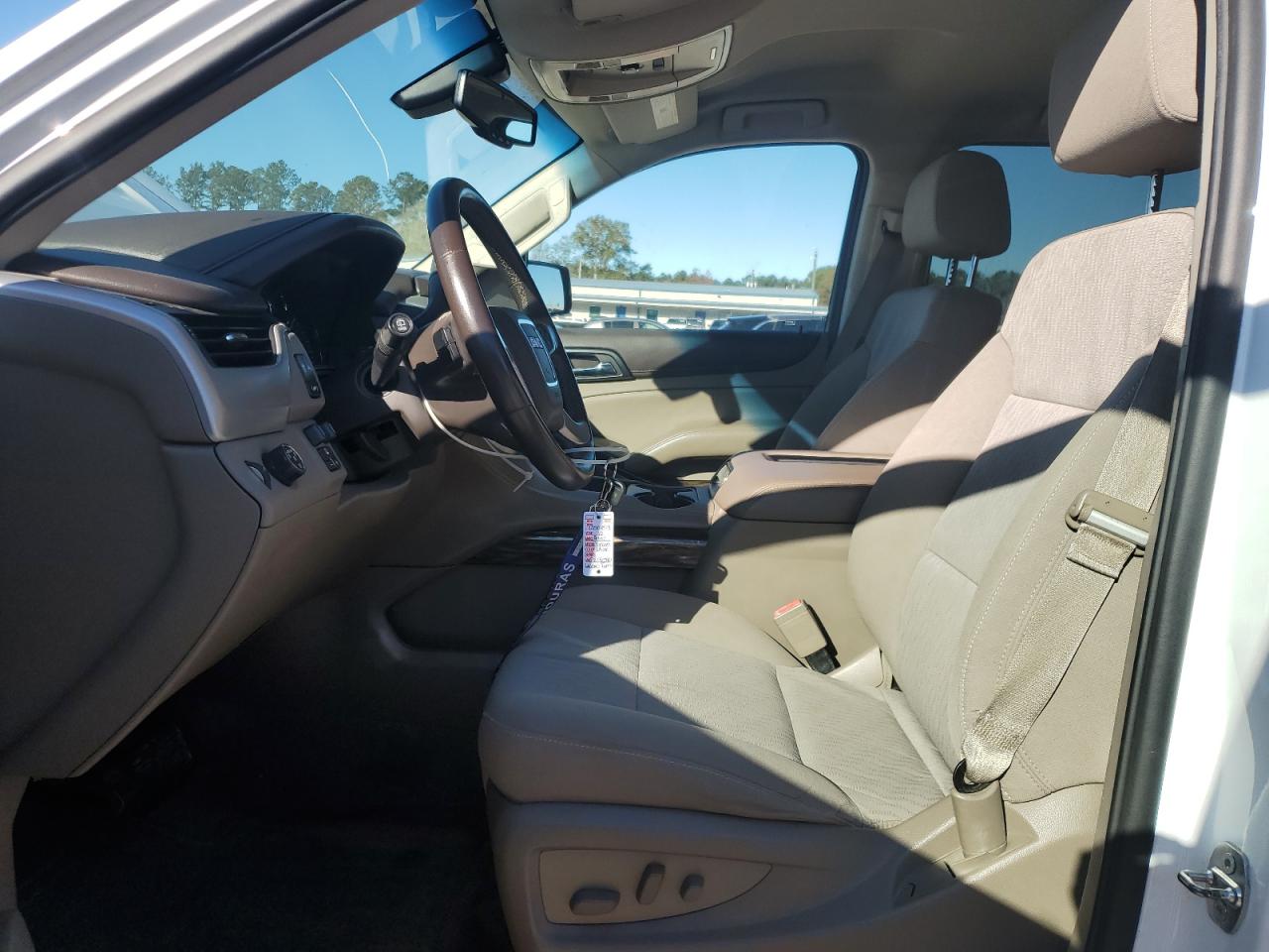 2015 GMC Yukon Xl C1500 Sle VIN: 1GKS1GKC1FR150780 Lot: 92166165