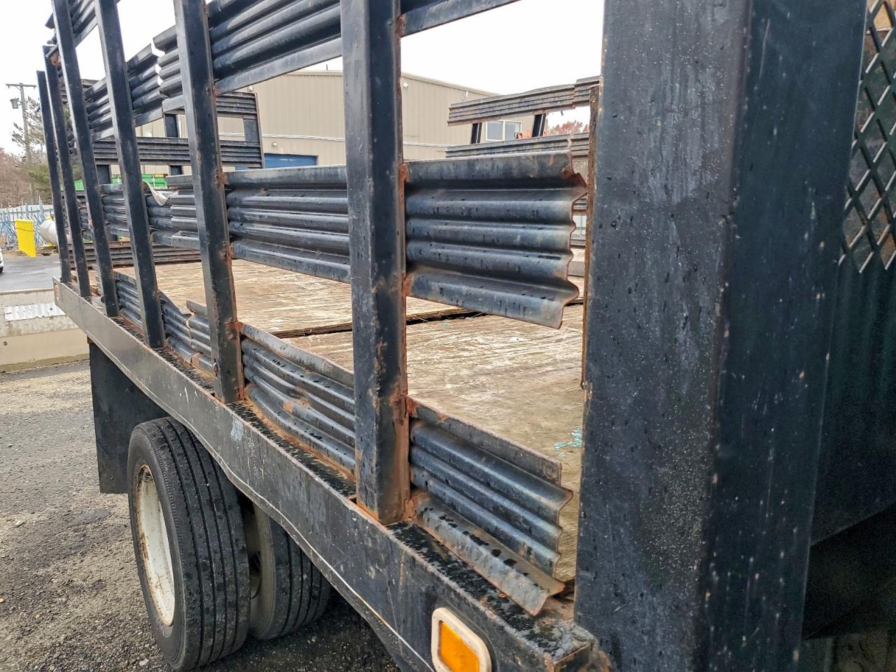 2005 Ford F450 Super Duty VIN: 1FDXF47P35EA87664 Lot: 94128145