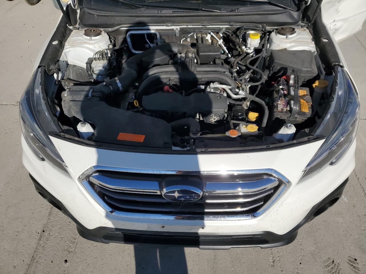 2018 Subaru Outback Touring VIN: 4S4BSATC0J3301121 Lot: 91289605