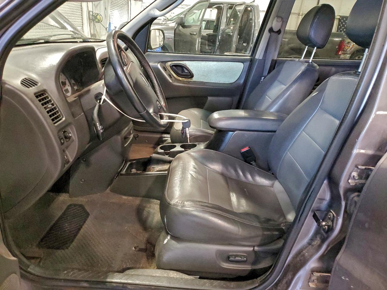 2003 Ford Escape Xlt VIN: 1FMYU93133KB77453 Lot: 93885915