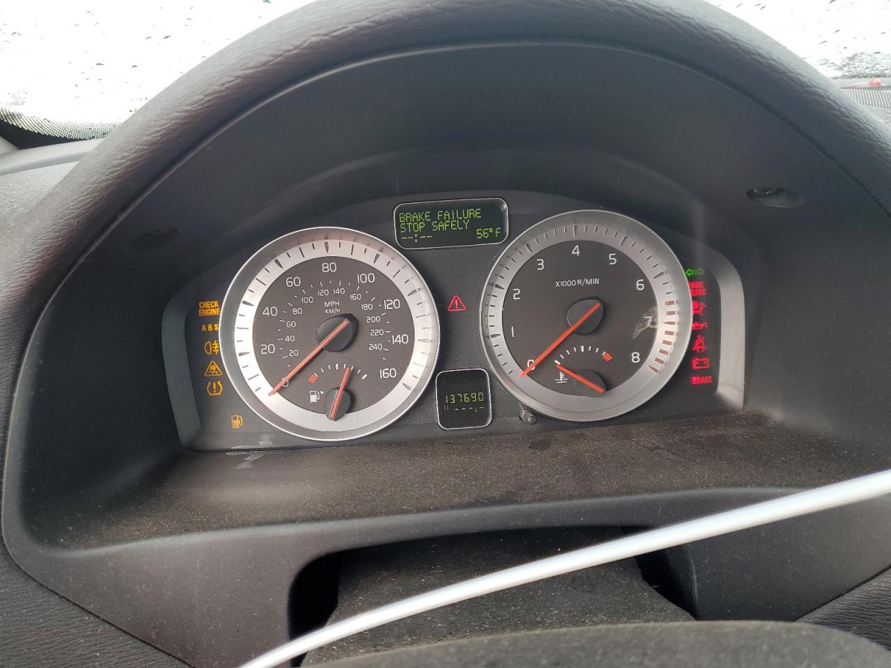 2011 Volvo C70 T5 VIN: YV1672MC0BJ109569 Lot: 92895365