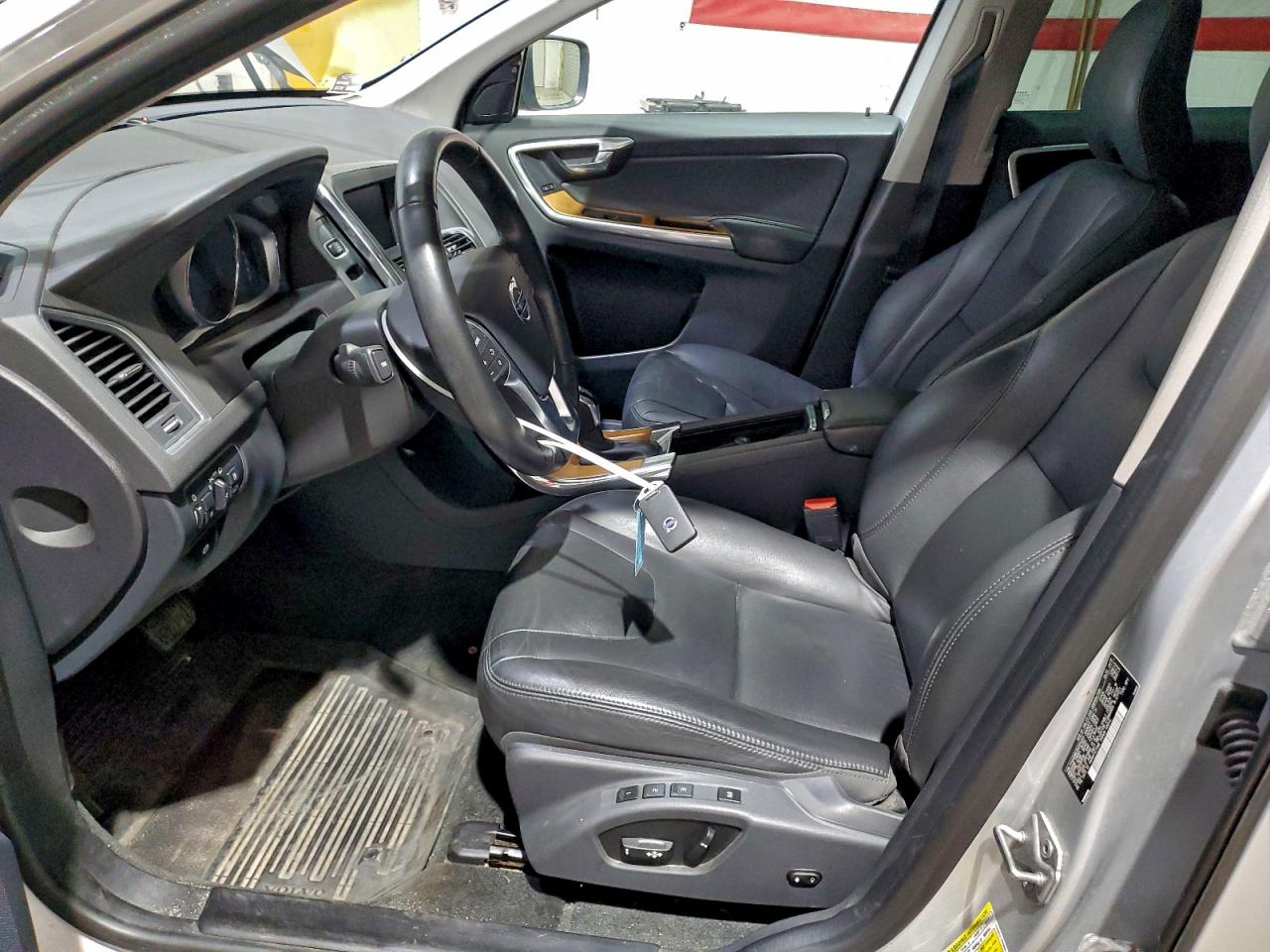 2017 Volvo Xc60 T5 Inscription VIN: YV440MRU7H2174403 Lot: 93950355