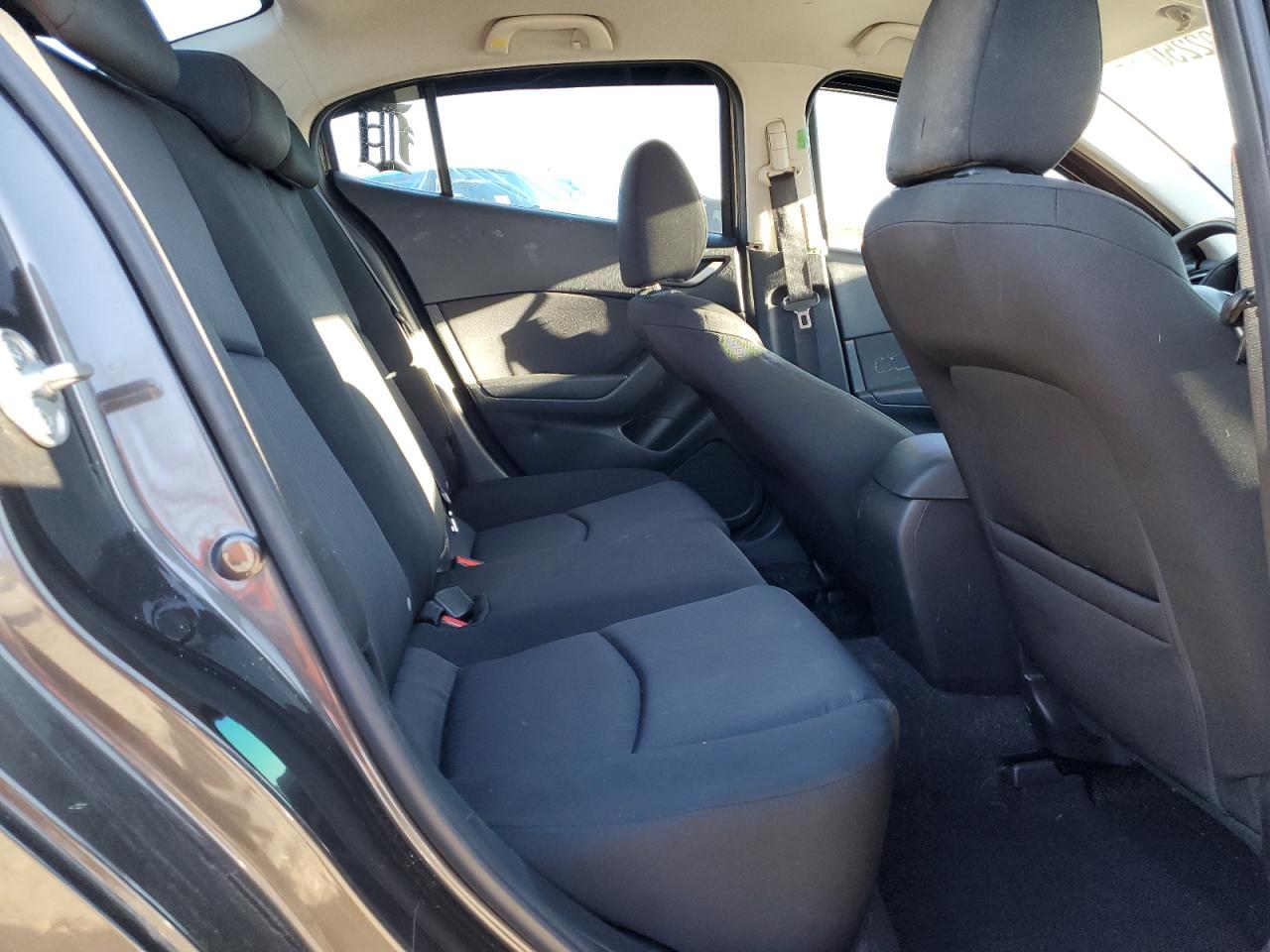 2014 Mazda 3 Sv VIN: JM1BM1T71E1126235 Lot: 92250735