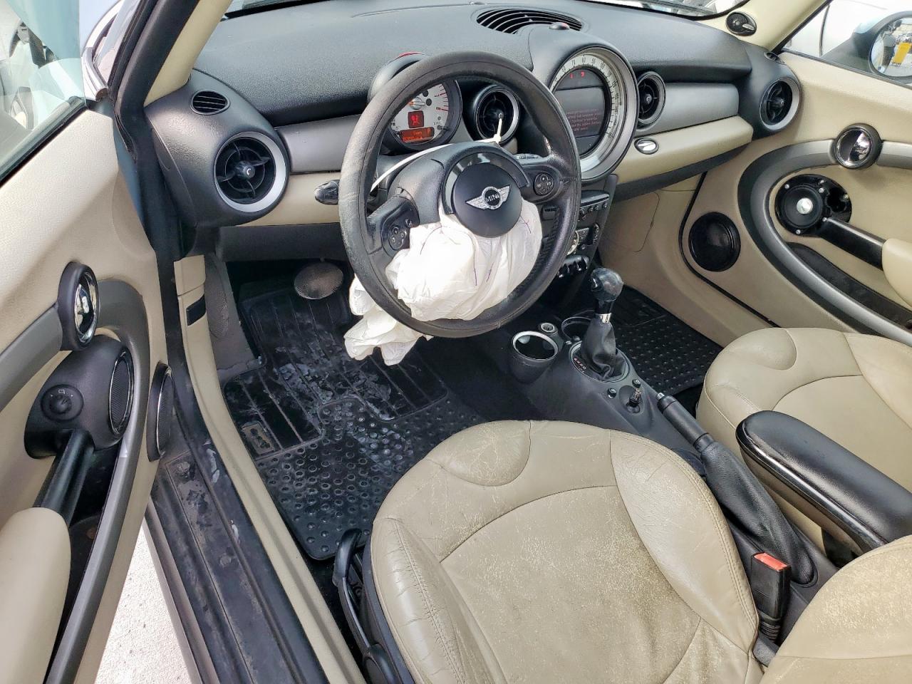 2011 Mini Cooper VIN: WMWSU3C5XBT253492 Lot: 93633435