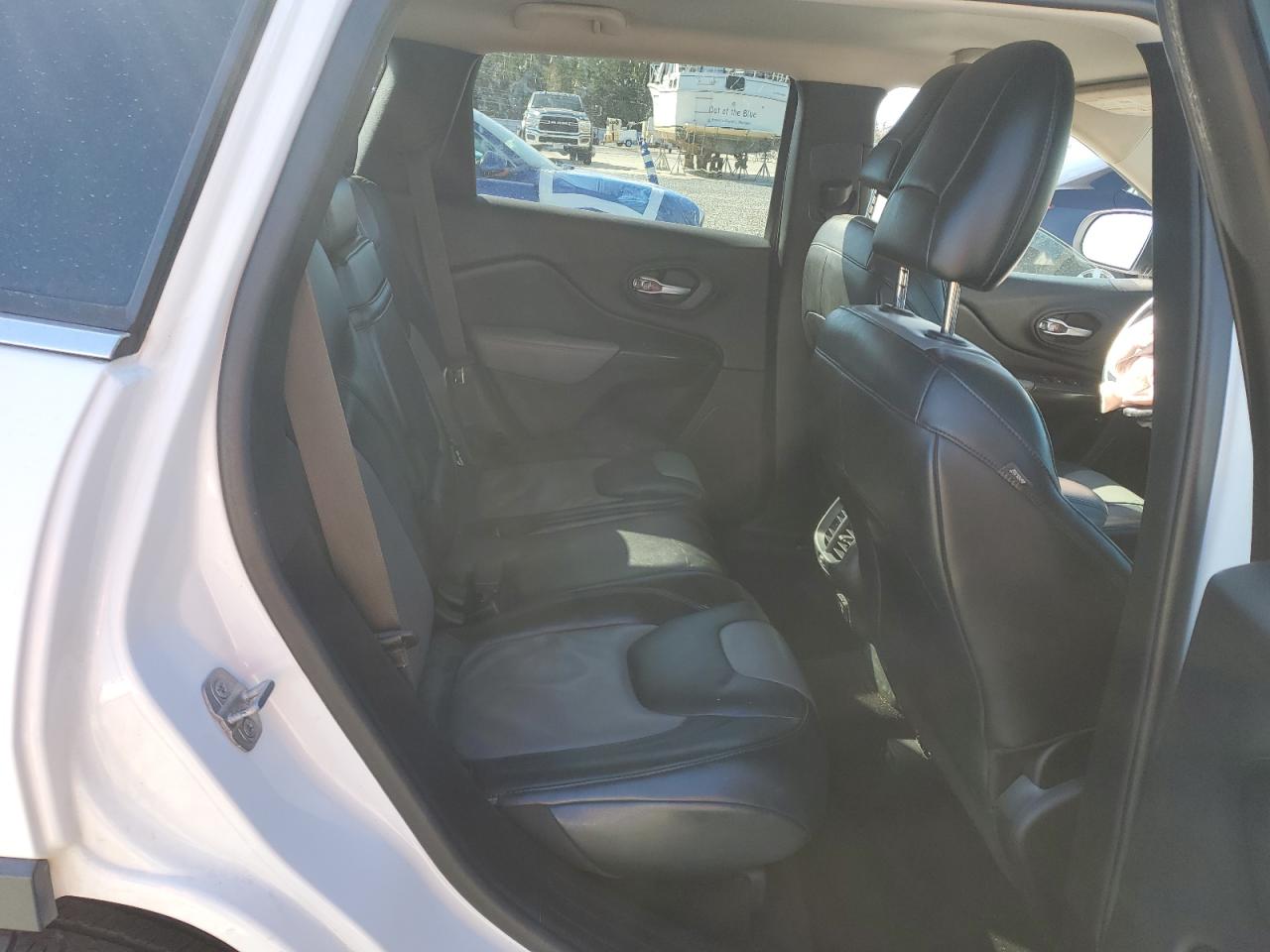 2014 Jeep Cherokee Limited VIN: 1C4PJLDB3EW272667 Lot: 92182975