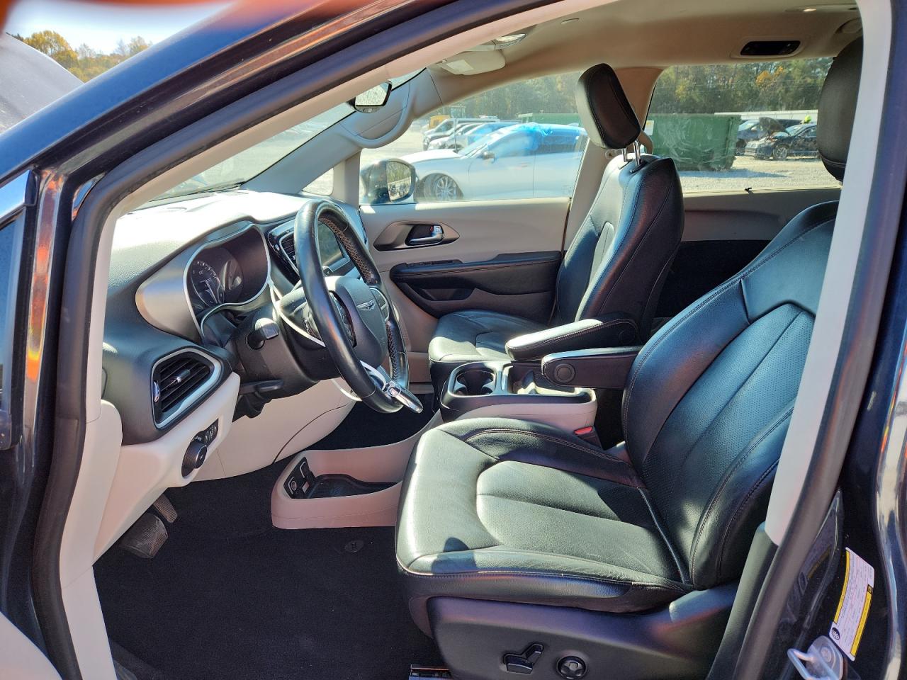 2020 Chrysler Pacifica Touring L VIN: 2C4RC1BG9LR275794 Lot: 92103055