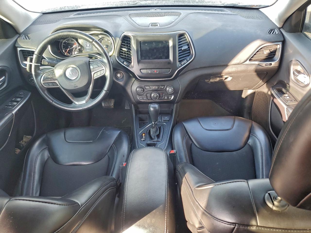 2019 Jeep Cherokee Latitude Plus VIN: 1C4PJLLB0KD348113 Lot: 94323165