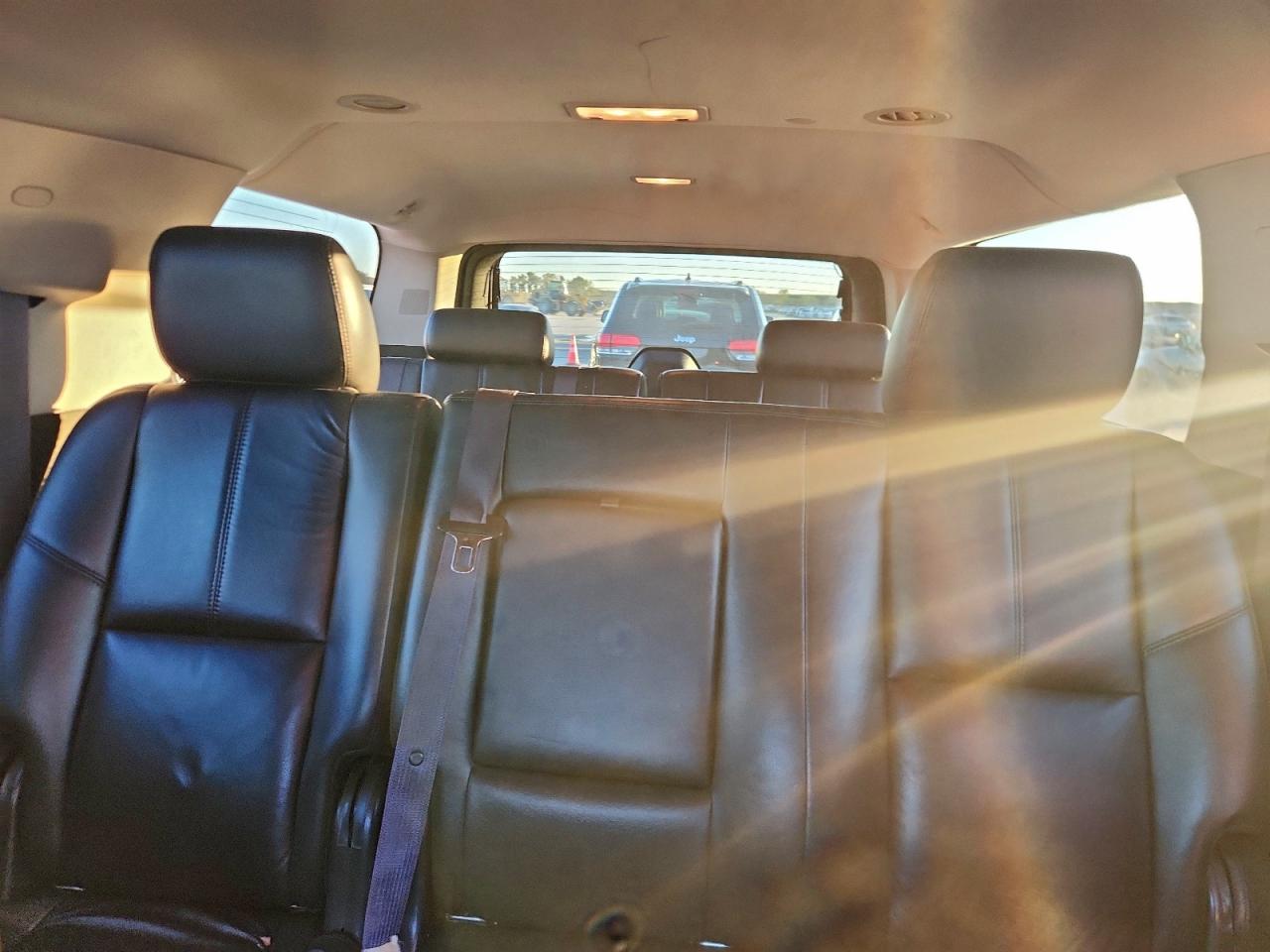 2011 Chevrolet Suburban K1500 Lt VIN: 1GNSKJE34BR299414 Lot: 94410925