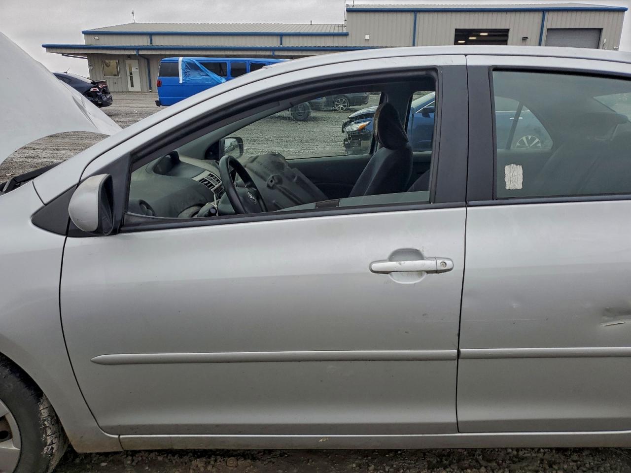 2008 Toyota Yaris VIN: JTDBT923381283513 Lot: 93640585