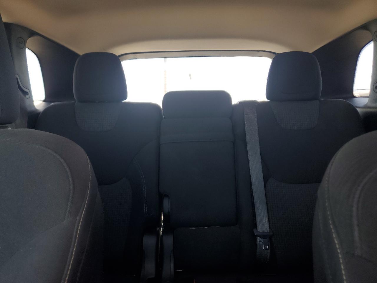 2017 Jeep Cherokee Latitude VIN: 1C4PJLCB4HD239646 Lot: 90984935