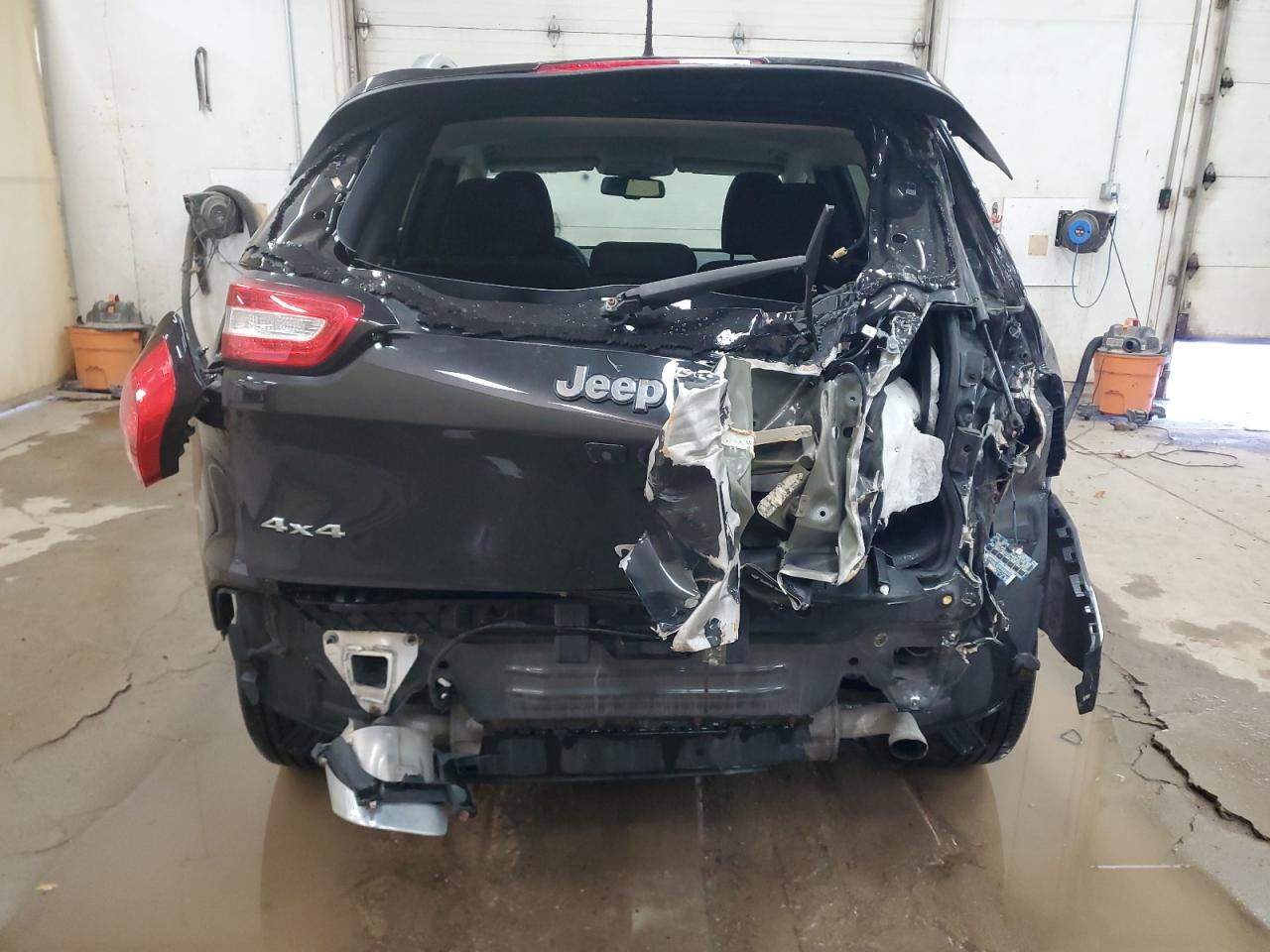 2016 Jeep Cherokee Latitude VIN: 1C4PJMCS6GW282801 Lot: 90937765