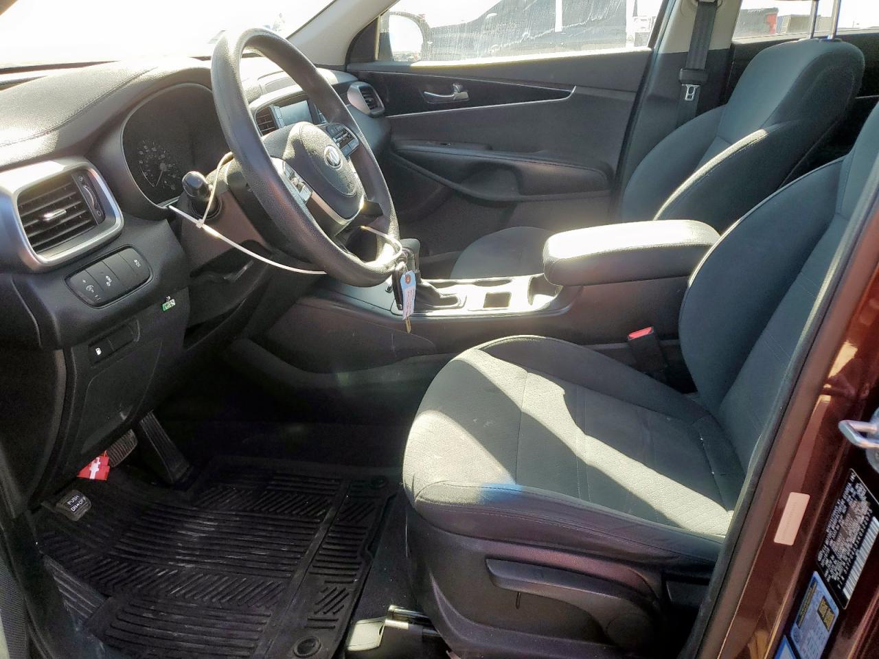 2019 Kia Sorento L VIN: 5XYPG4A3XKG522075 Lot: 92163195