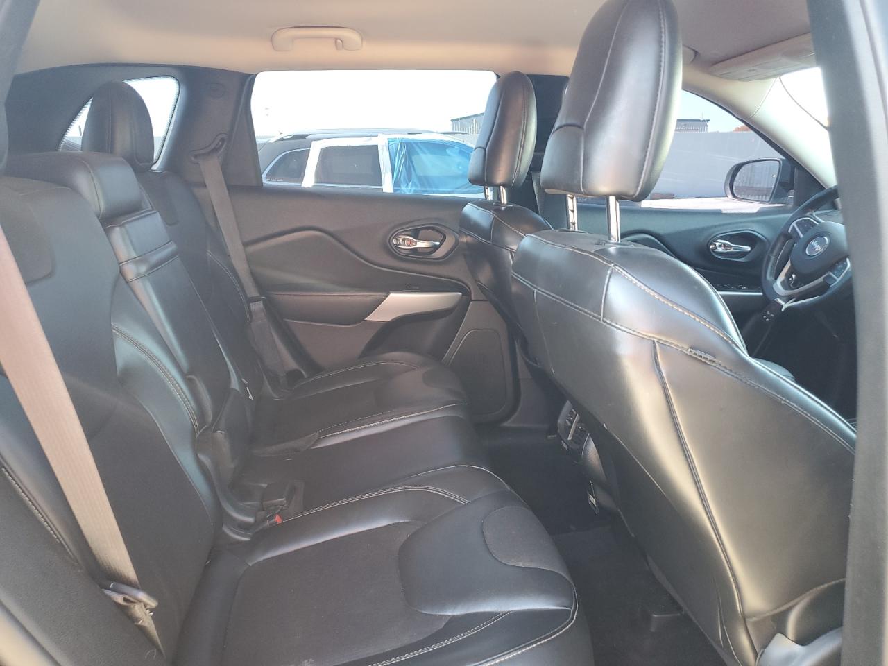 2018 Jeep Cherokee Latitude Plus VIN: 1C4PJLLB9JD622701 Lot: 91624075