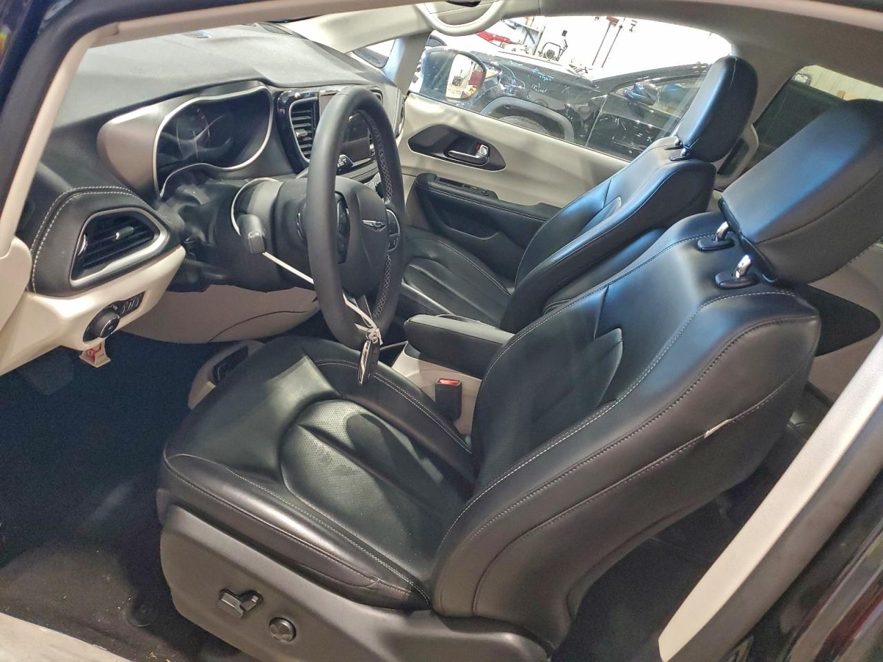 2023 Chrysler Pacifica Touring L VIN: 2C4RC1BG7PR517200 Lot: 93283985