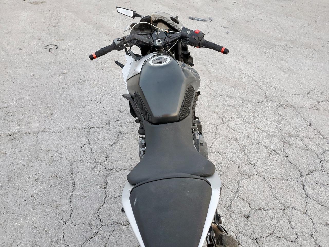 2024 Suzuki Gsx800 F VIN: JS1EM13B4R7100033 Lot: 93846135