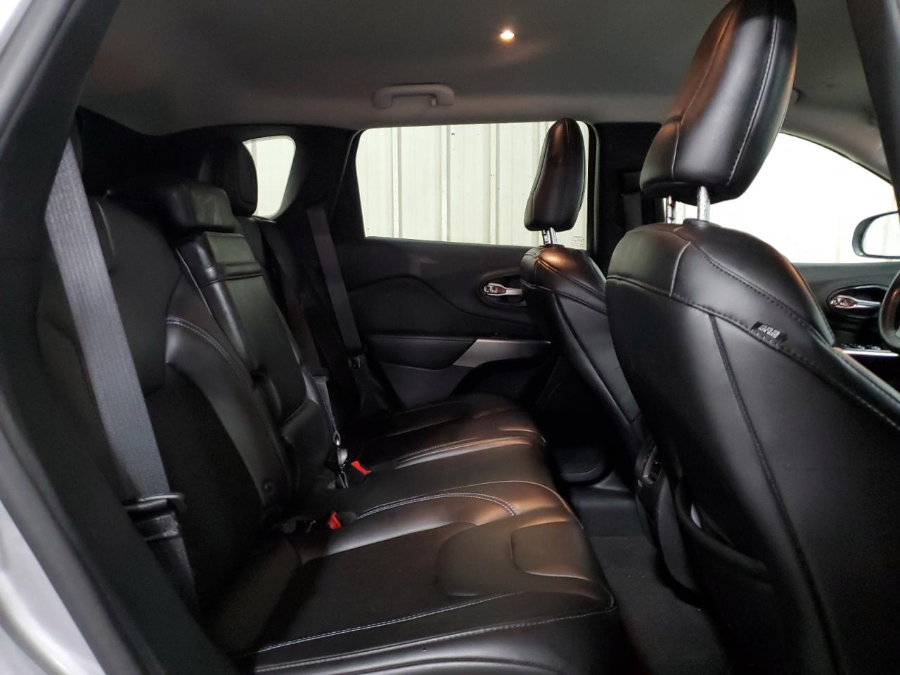 2019 Jeep Cherokee Latitude Plus VIN: 1C4PJMLB6KD276811 Lot: 92108155