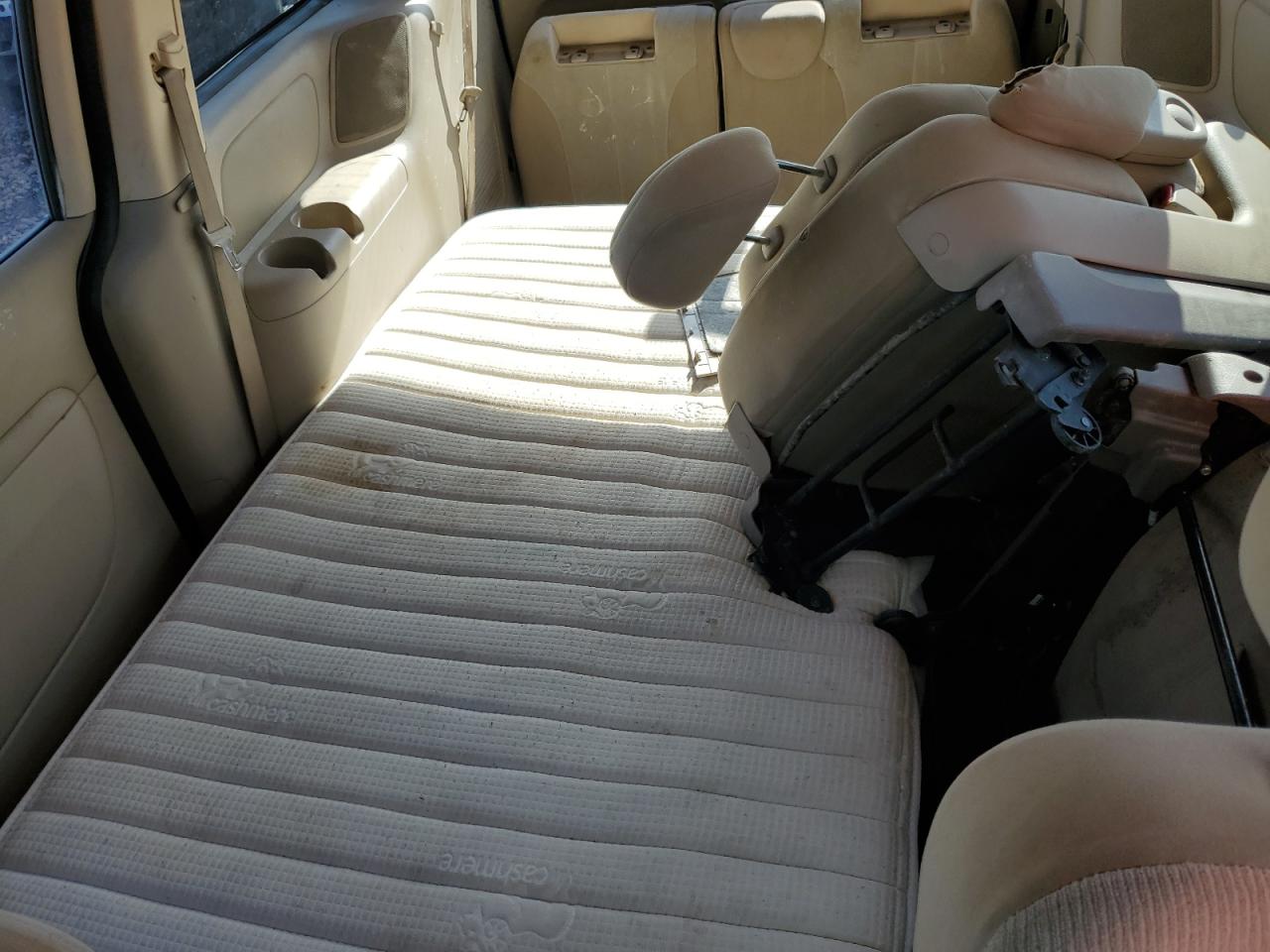 2011 Kia Sedona Lx VIN: KNDMG4C79B6392909 Lot: 93573865