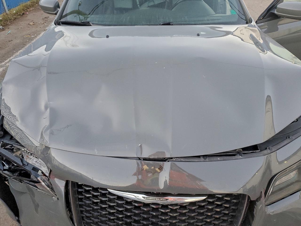 2018 Chrysler 300 S VIN: 2C3CCABG9JH301792 Lot: 94081215