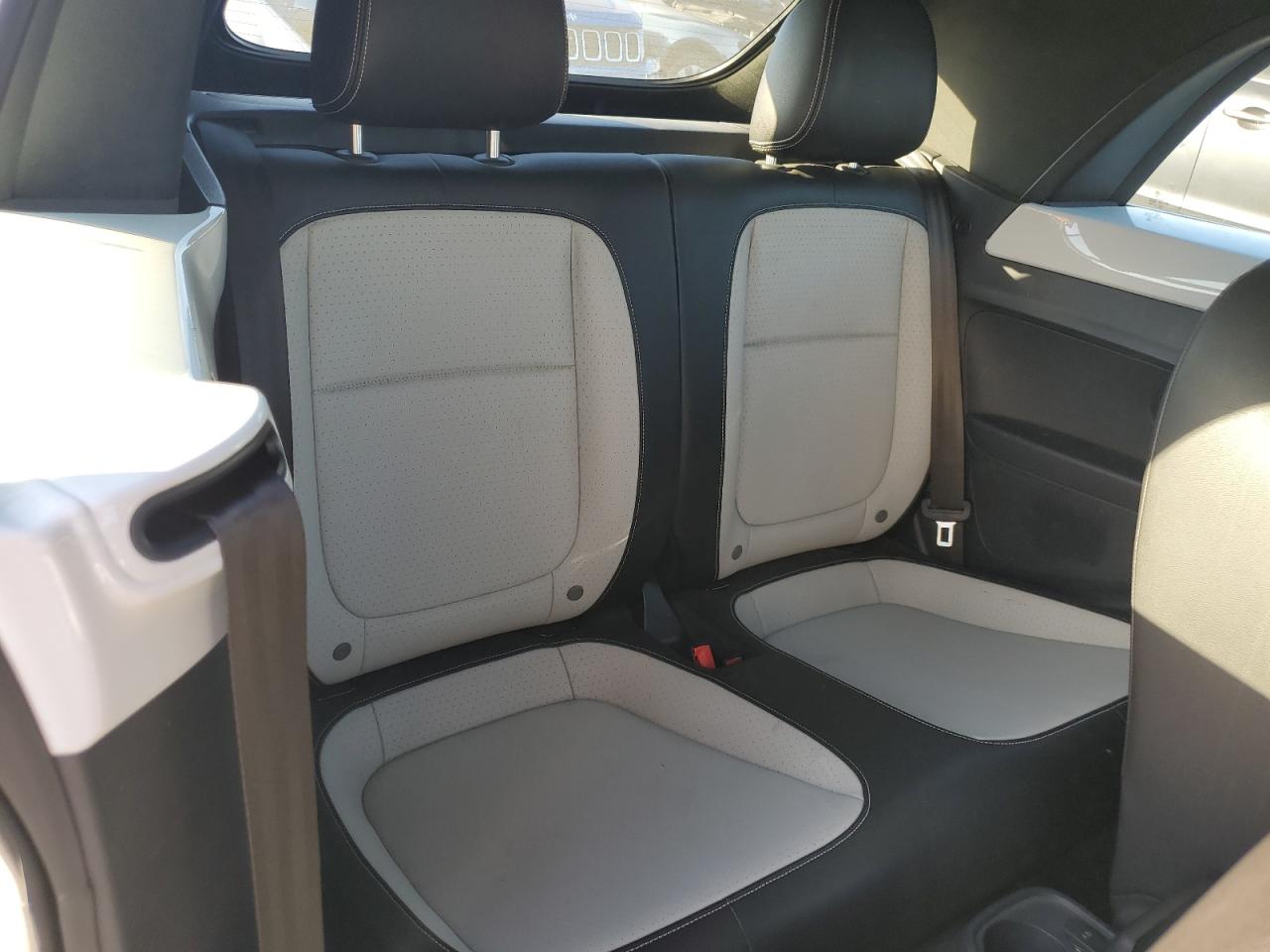 2019 Volkswagen Beetle S VIN: 3VW5DAAT0KM506840 Lot: 92410985