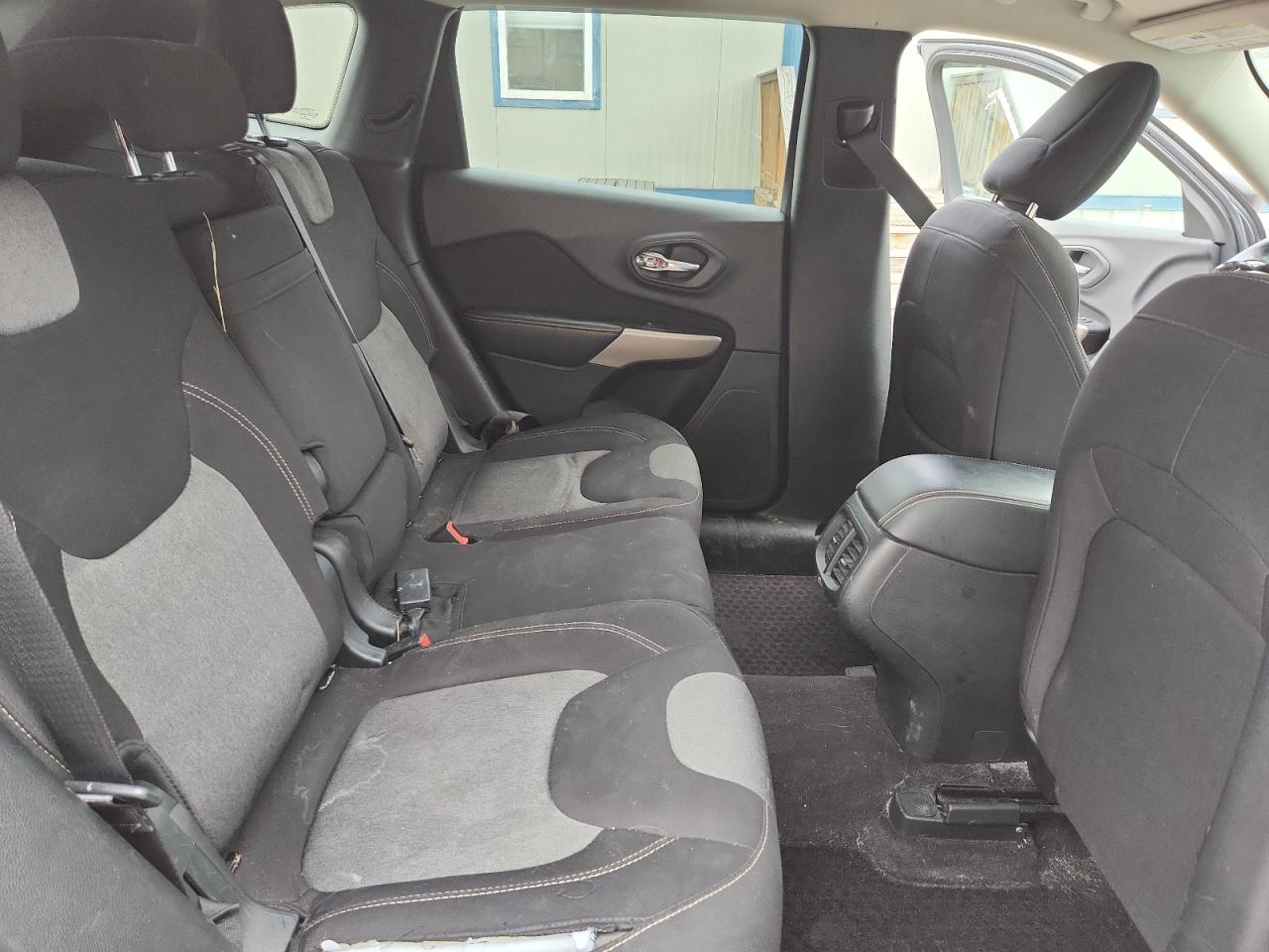 2017 Jeep Cherokee Sport VIN: 1C4PJMAS9HW664888 Lot: 92996415