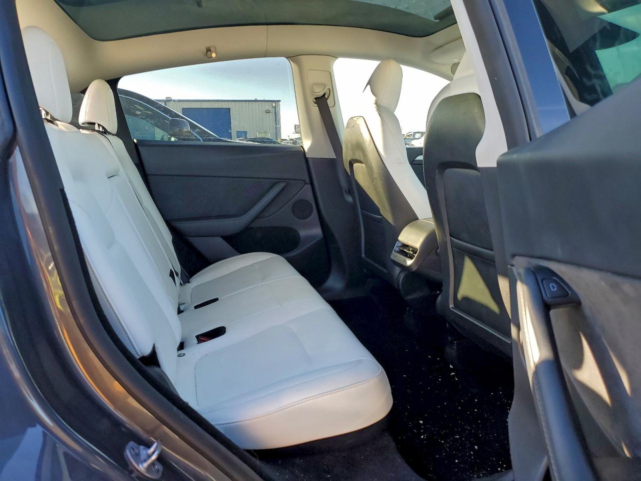 2023 Tesla Model Y VIN: 7SAYGDEF4PF831583 Lot: 93538075