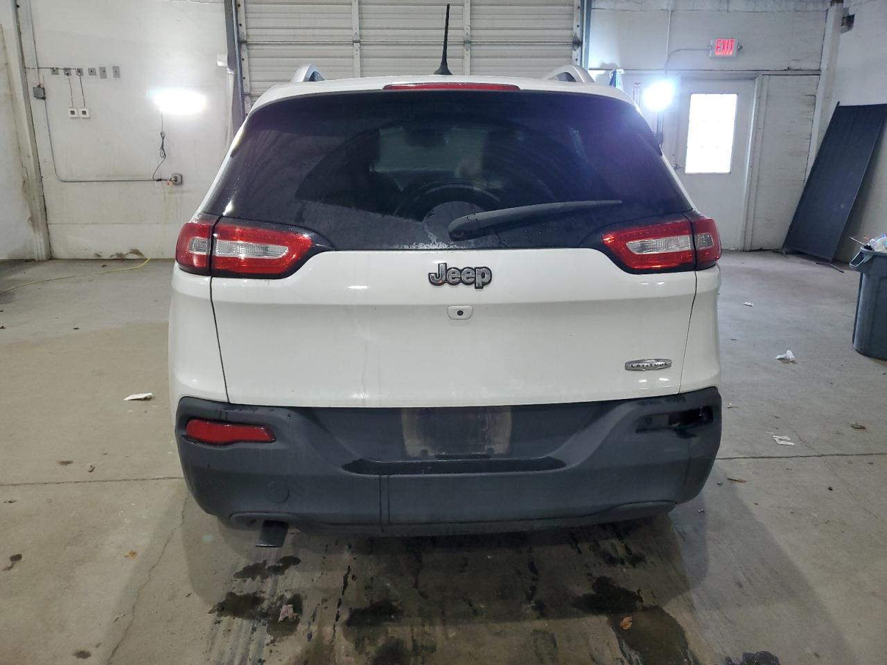 2016 Jeep Cherokee Latitude VIN: 1C4PJLCB8GW363552 Lot: 92060685