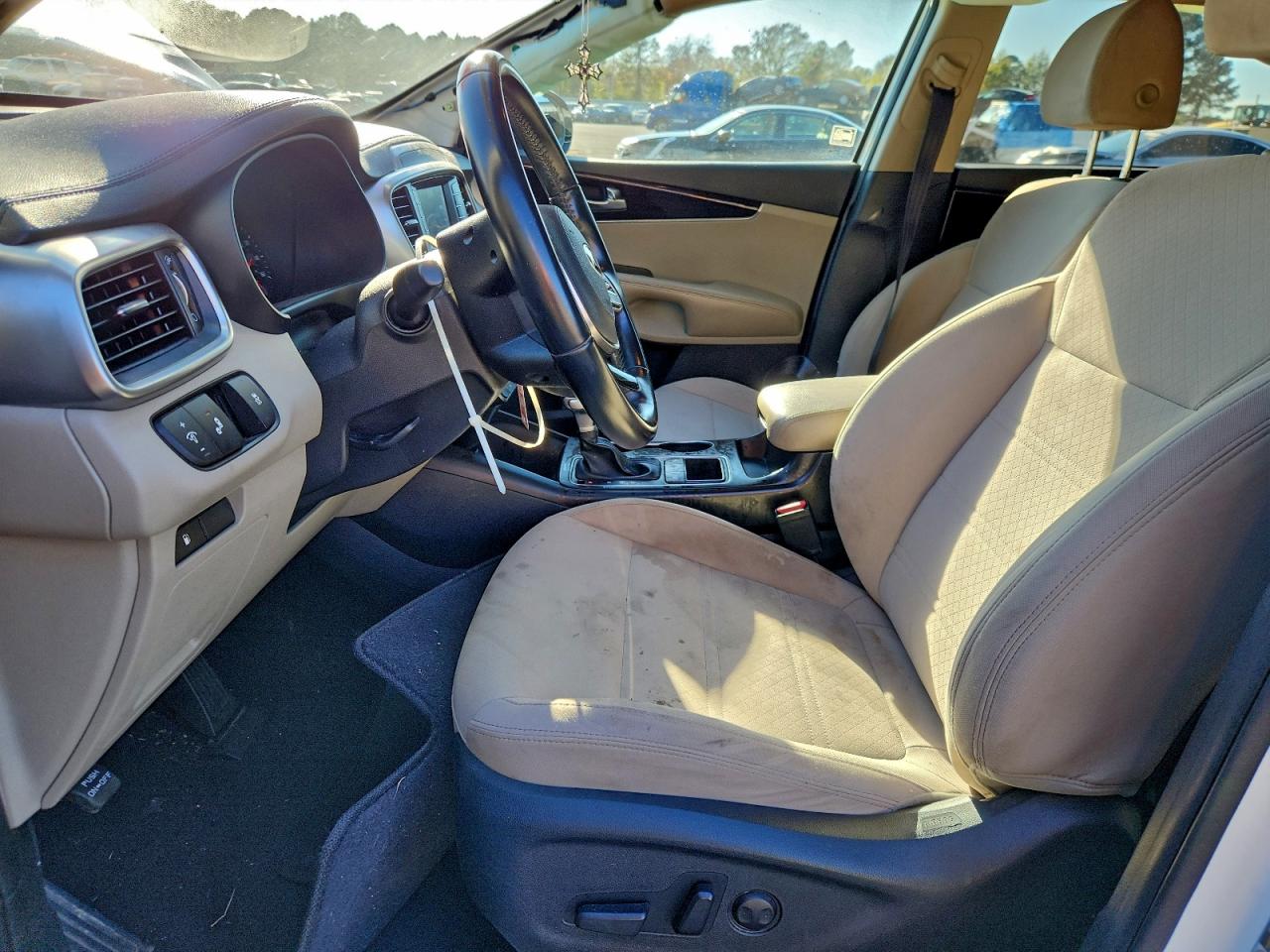 2020 Kia Sorento L VIN: 5XYPGDA39LG691053 Lot: 94642245