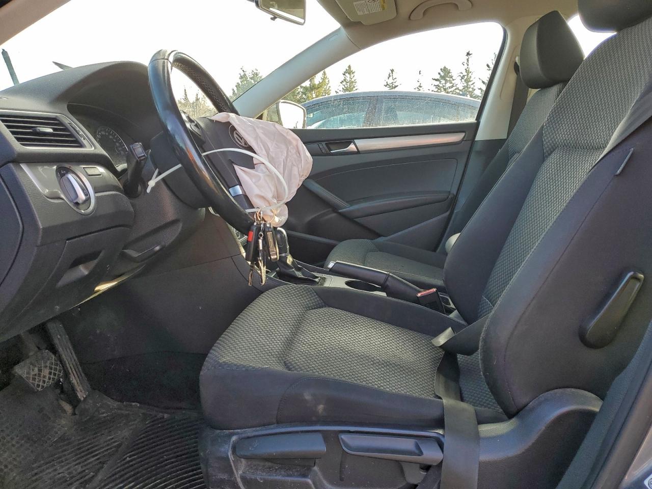 2015 Volkswagen Passat S VIN: 1VWAS7A34FC061517 Lot: 92880705