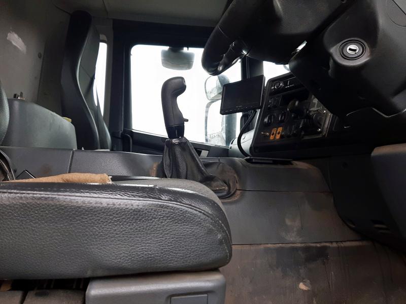 2014 SCANIA P-SRS C-CLASS 