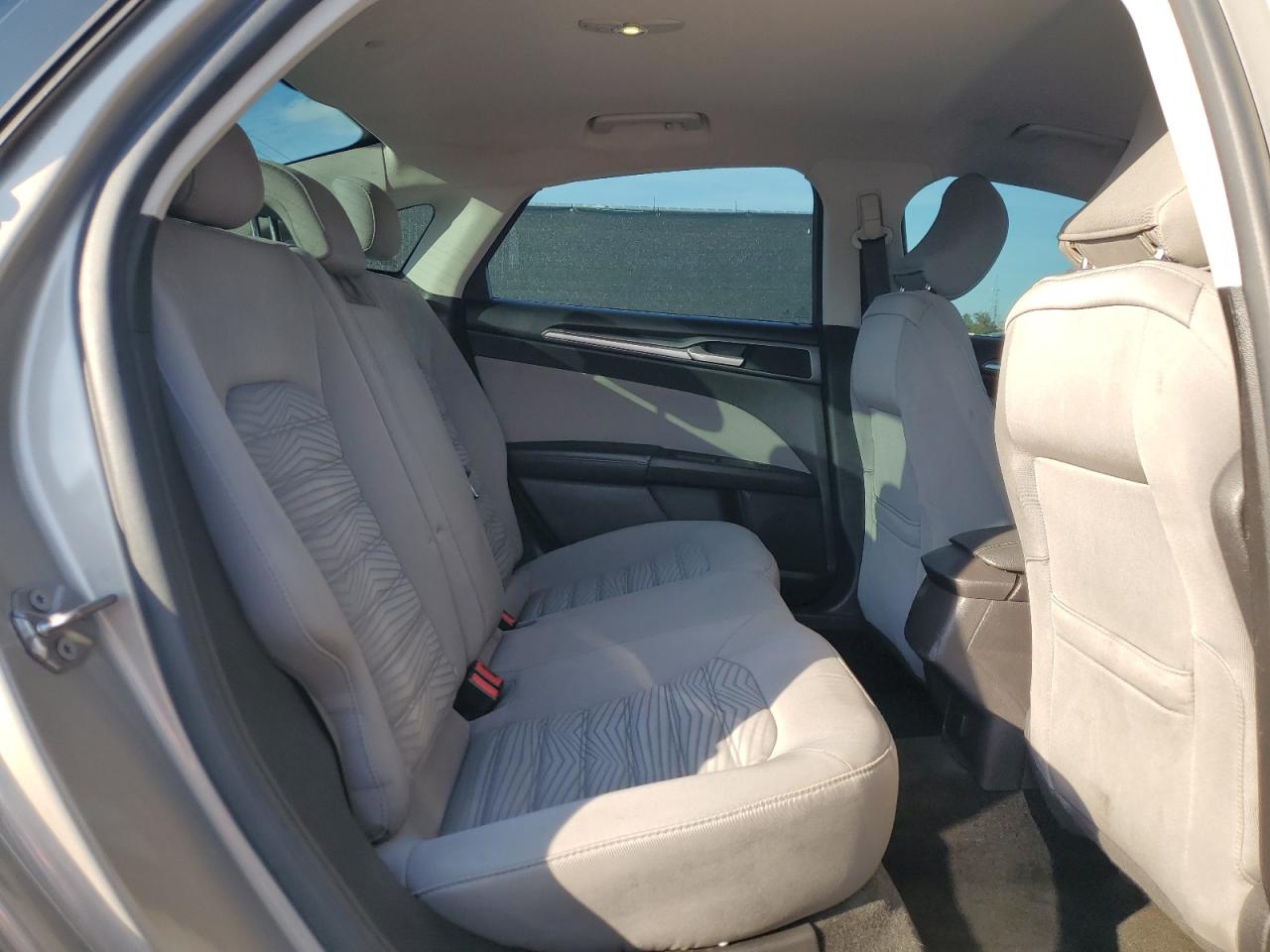 2016 Ford Fusion S Hybrid VIN: 3FA6P0UU5GR203680 Lot: 92268915