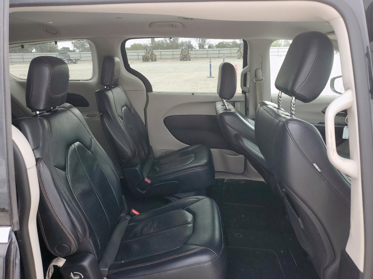 2018 Chrysler Pacifica Touring L VIN: 2C4RC1BG9JR144703 Lot: 93325625