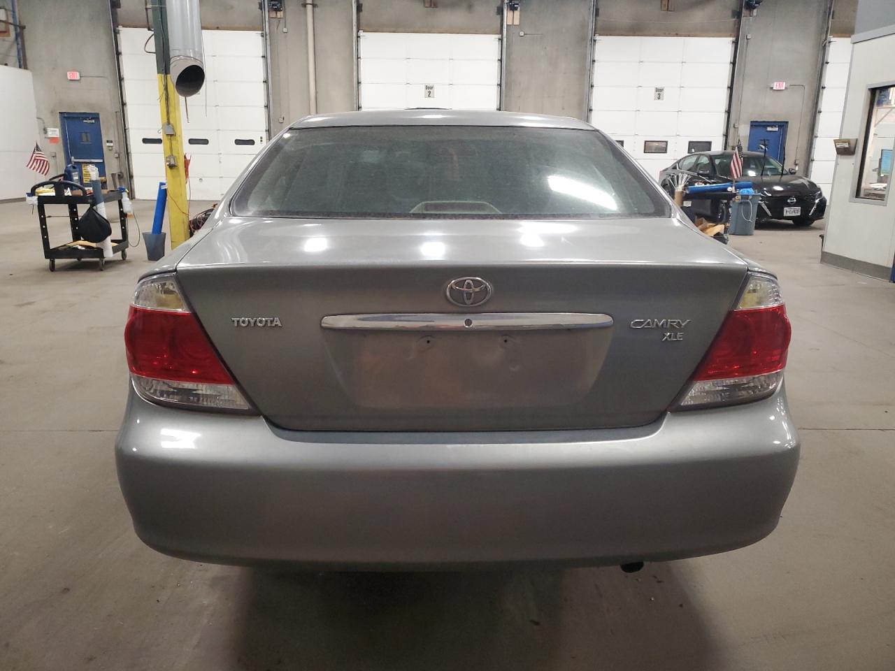 2005 Toyota Camry Le VIN: 4T1BE30K55U610789 Lot: 92878245