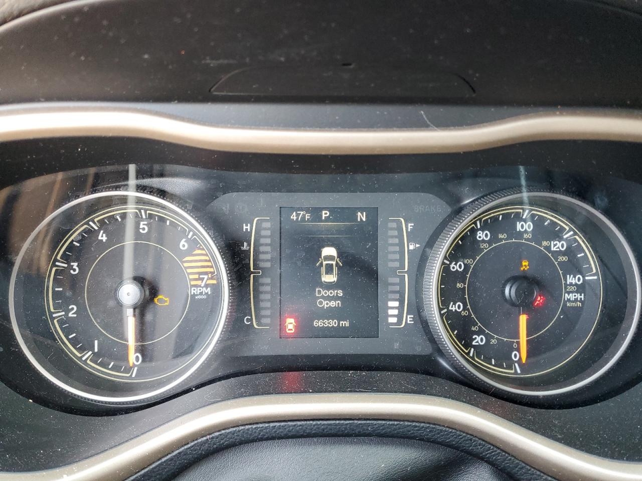 2018 Jeep Cherokee Latitude VIN: 1C4PJLCB0JD552120 Lot: 92079595