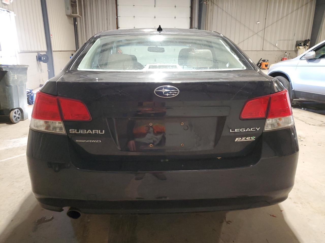 2014 Subaru Legacy 2.5I Premium VIN: 4S3BMBD68E3013334 Lot: 90976165