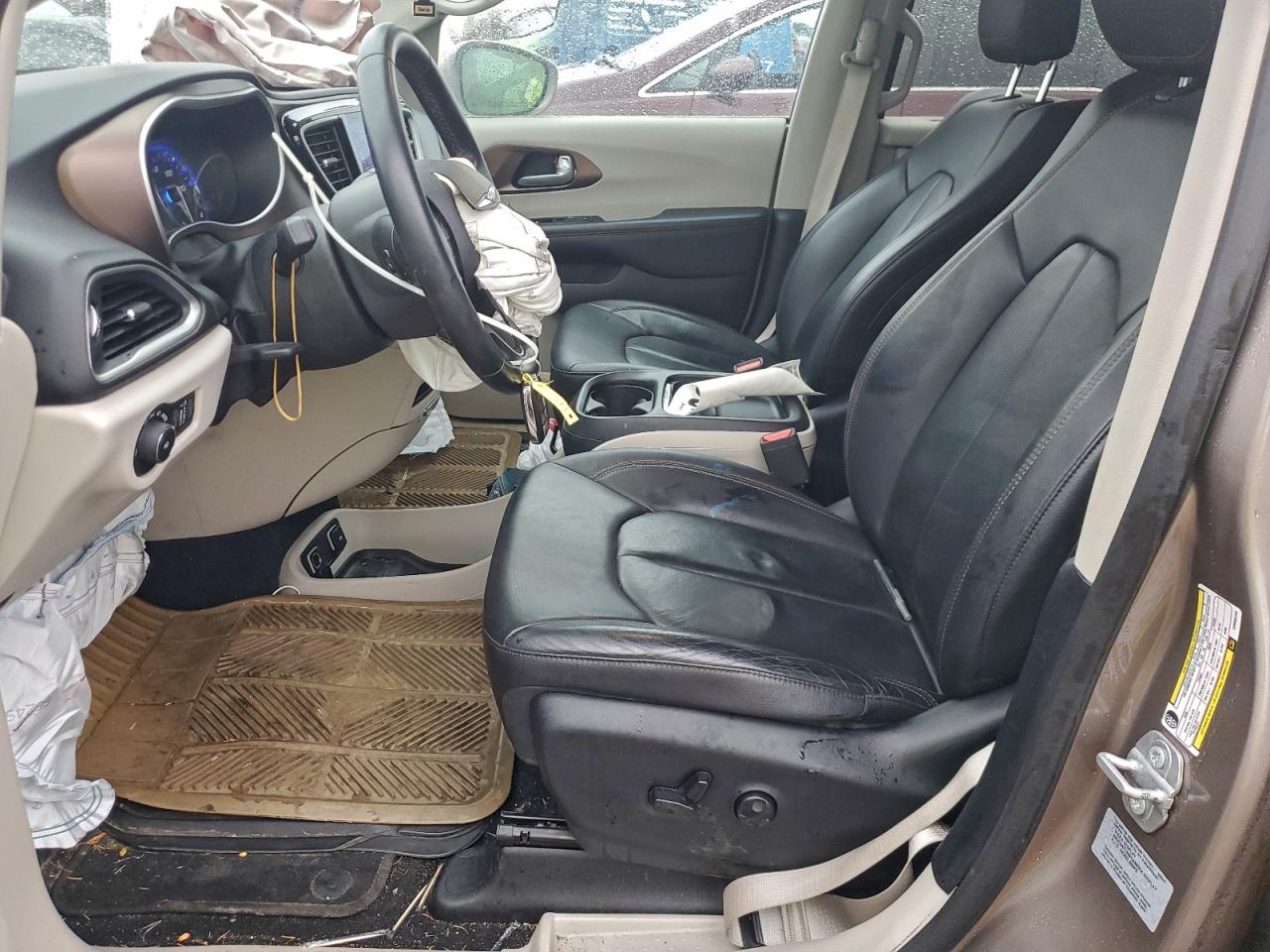 2017 Chrysler Pacifica Touring L VIN: 2C4RC1BG7HR608145 Lot: 94554535