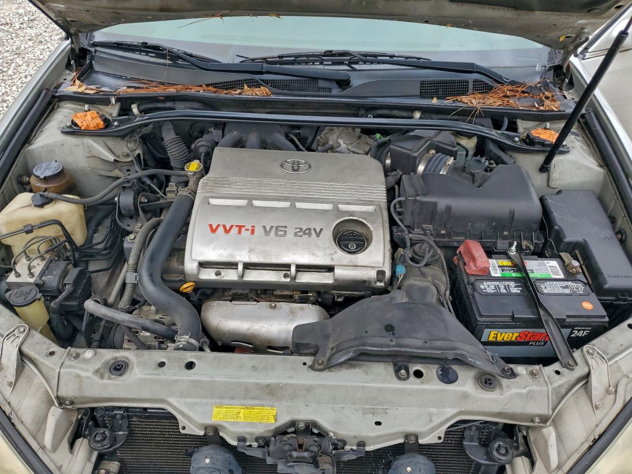 2003 Toyota Camry Le VIN: 4T1BF32K53U057049 Lot: 93823835