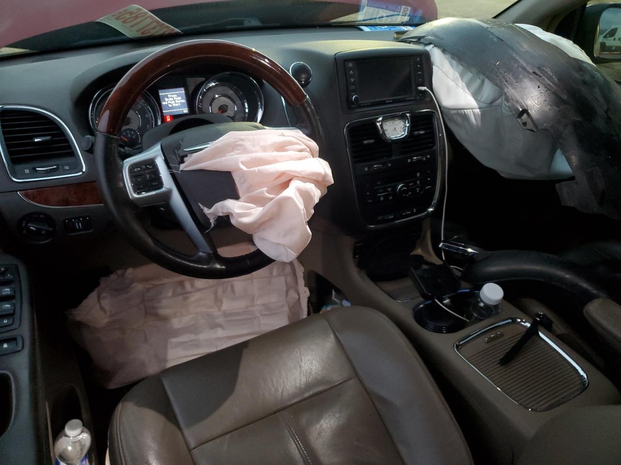 2012 Chrysler Town & Cou VIN: 181426 Lot: 92737785