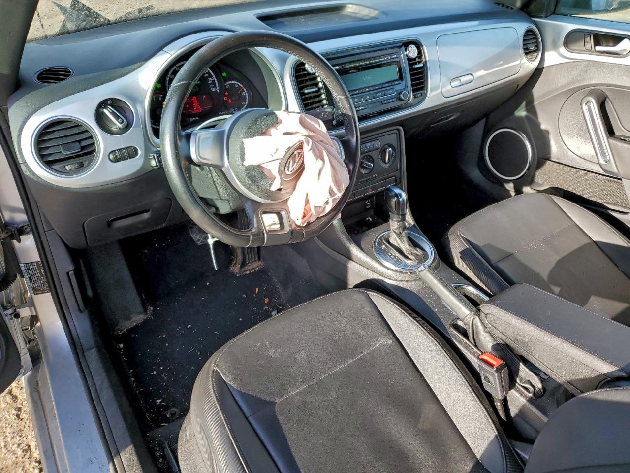 2013 Volkswagen Beetle VIN: 3VWJP7AT7DM660585 Lot: 94128345