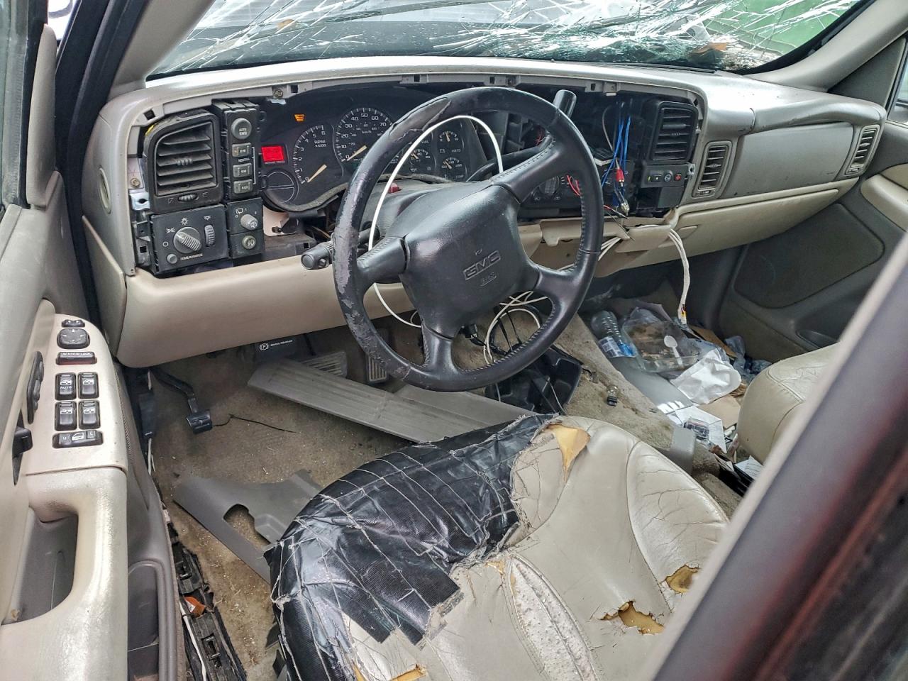 2002 GMC Yukon Xl K1500 VIN: 3GKFK16Z02G252754 Lot: 93785575